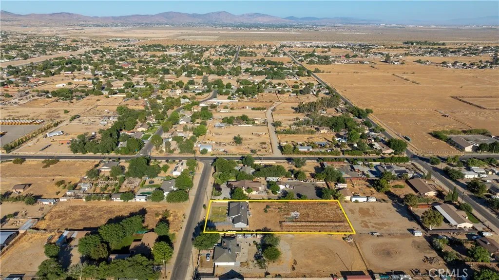 10031 E Avenue R10
