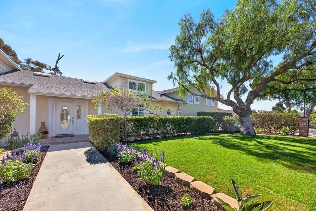 2939 Mesa Drive