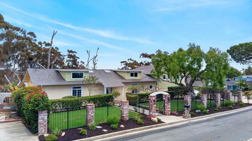 2939 Mesa Drive
