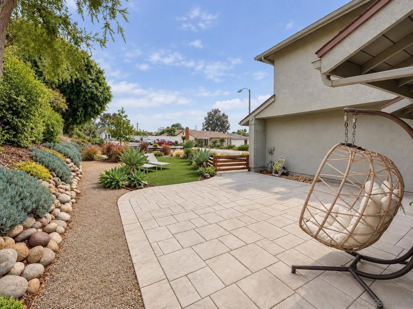6590 High Knoll