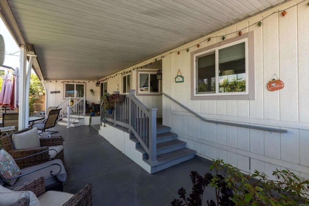 Photo of 1626 Wisteria Gln, Escondido, CA 92026 (MLS # NDP2609127)