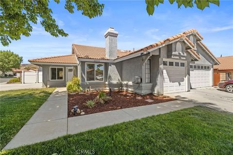 Photo of 40723 Via Honrado, Palmdale, CA 93551 (MLS # PF26083586)