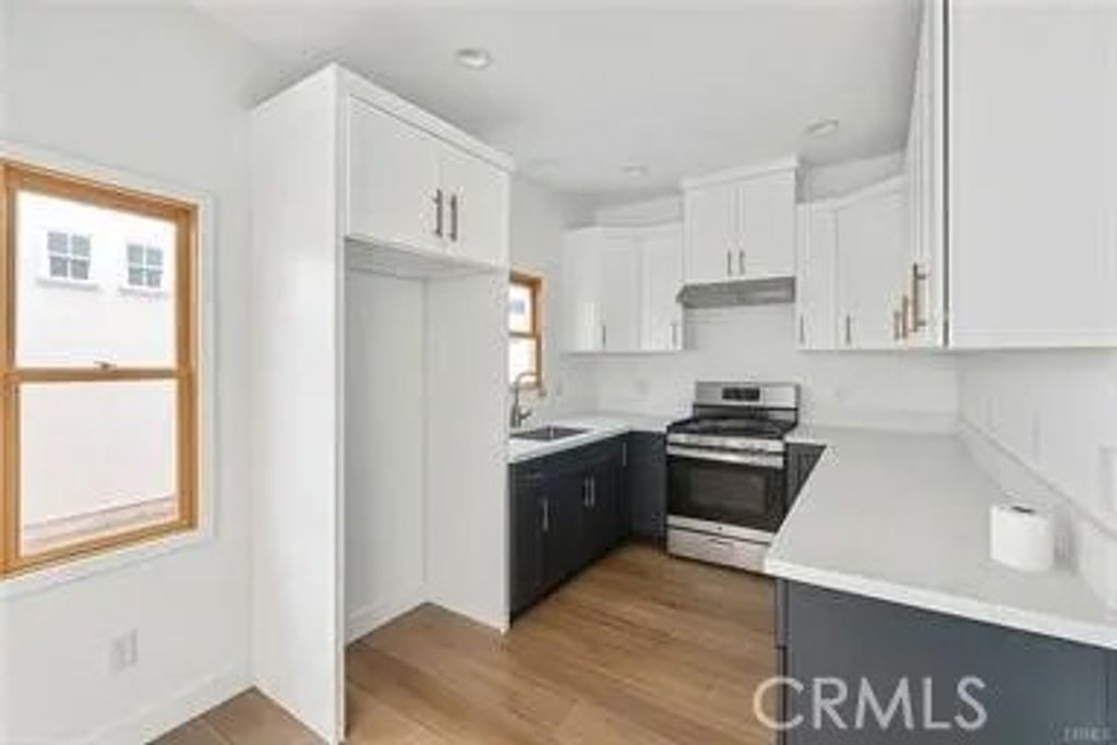 Photo of 1350 E 8th St, Long Beach, CA 90813 (MLS # OC26095690)