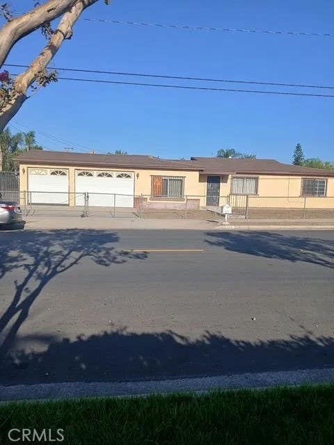 Photo of 344 N Lilac Avenue, Rialto, CA 92376 (MLS # DW26161985)