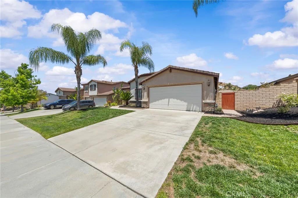 Photo of 23522 Cheyenne Canyon, Menifee, CA 92587 (MLS # SW26106386)