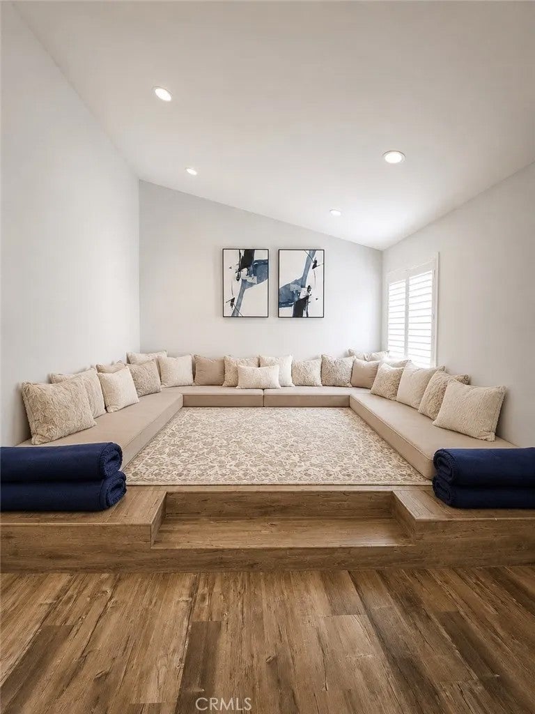 22540 Jeffrey Mark Court 4