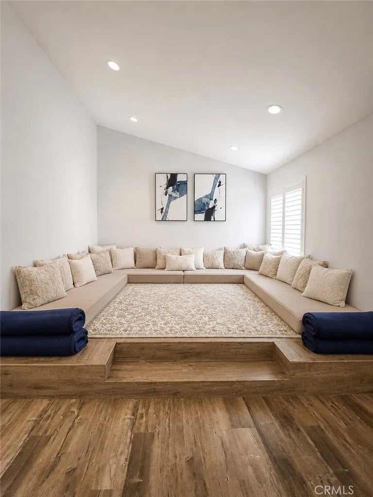 22540 Jeffrey Mark Court 4