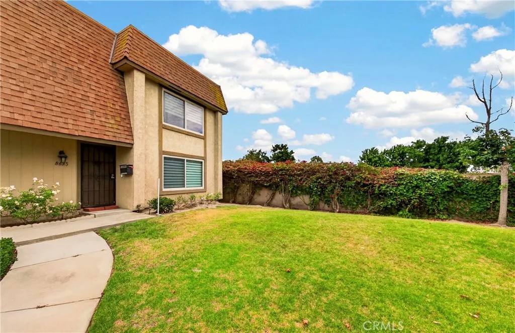 8635 York Circle