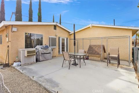 Tiny photo for 11121 Oakwood Ave, Hesperia, CA 92345 (MLS # HD25270475)