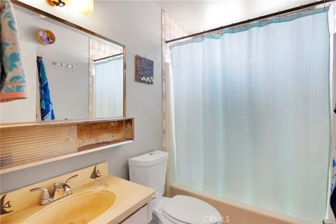 Tiny photo for 11121 Oakwood Ave, Hesperia, CA 92345 (MLS # HD25270475)