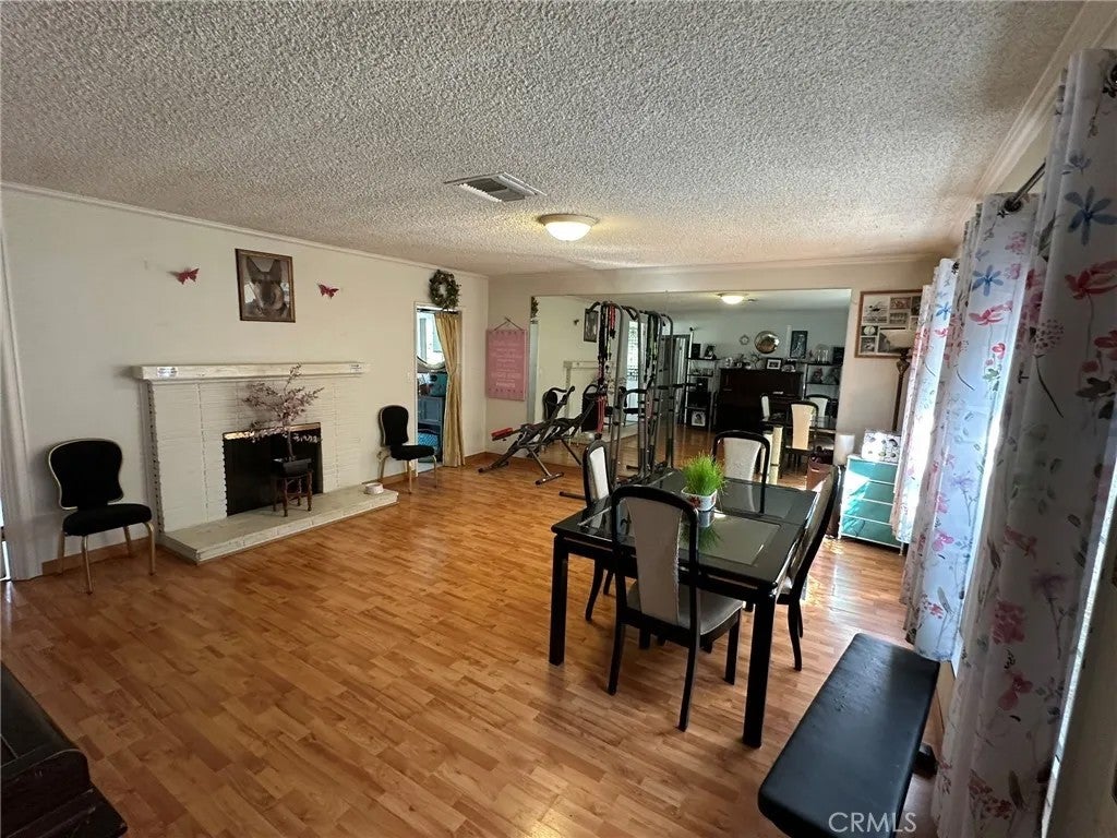 22901 Leonora Drive