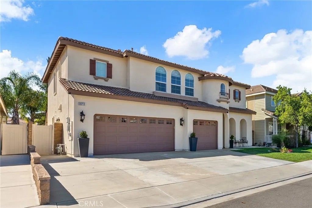 Photo of 33713 Pebble Brook Circle, Temecula, CA 92592 (MLS # SW26044793)