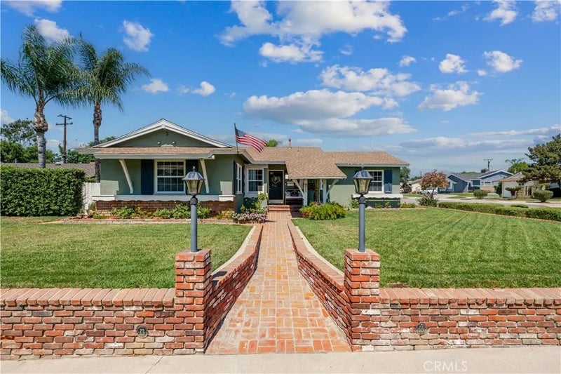 971 E Wanamaker Drive