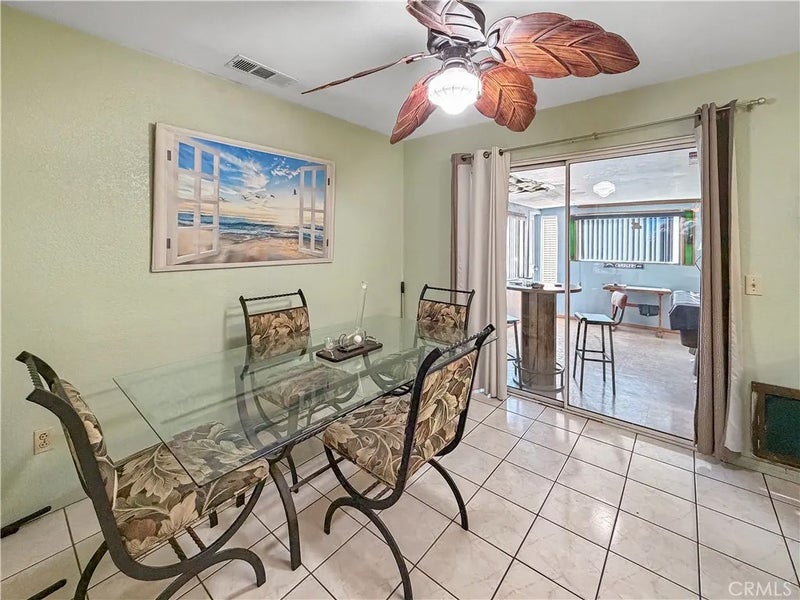 210 E Oasis