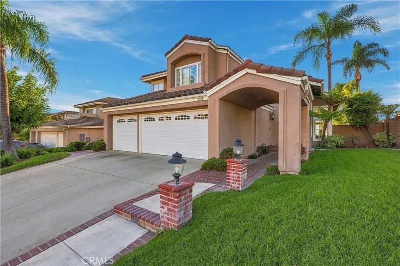 2215 Calle Margarita