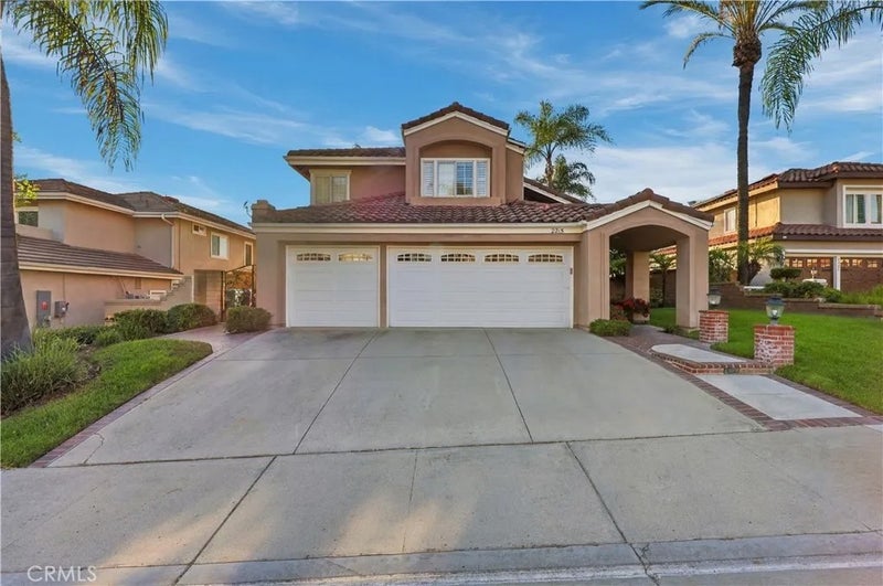 2215 Calle Margarita