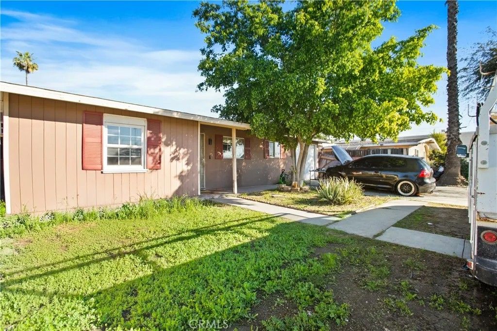 Photo of 18451 E Gladstone St, Azusa, CA 91702 (MLS # CV26009365)