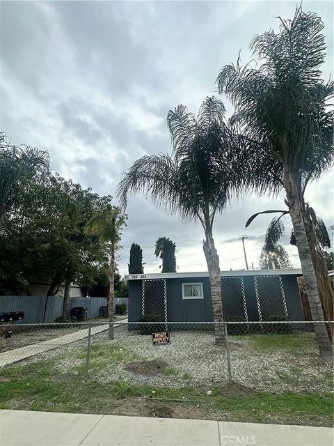 Photo of 921 E Devonshire Ave, Hemet, CA 92543 (MLS # IG25281197)