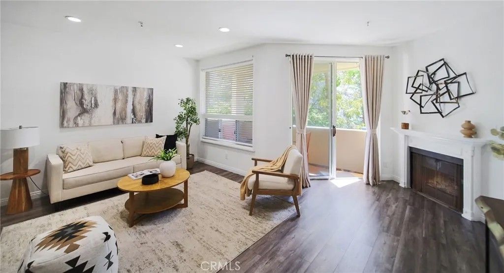 Photo of 235 Main Street #118, Venice, CA 90291 (MLS # WS25246227)
