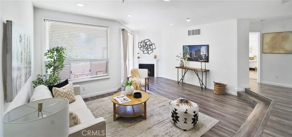Photo of 235 Main Street #118, Venice, CA 90291 (MLS # WS25246227)