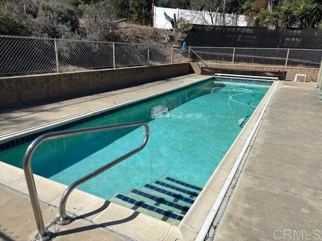 2852 Via Arroyo