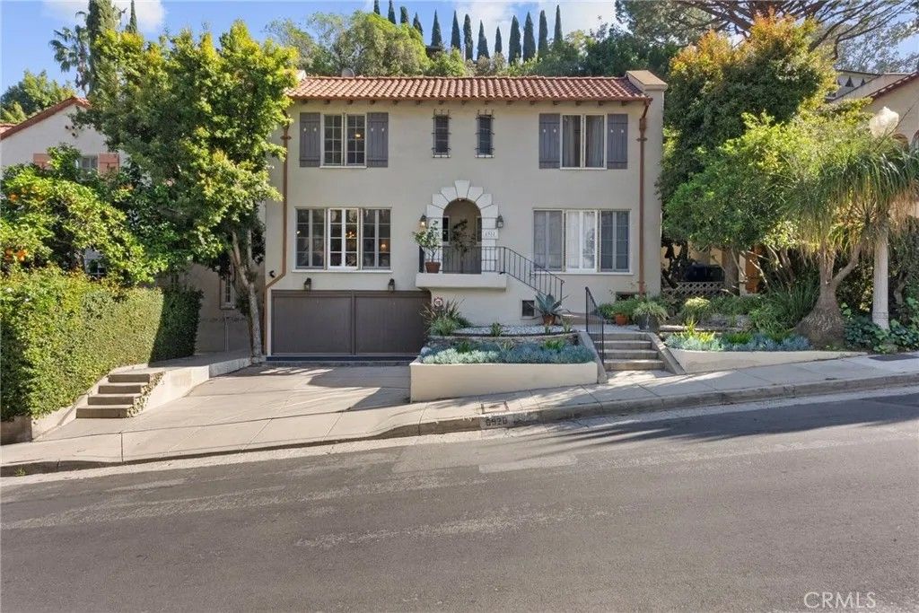 Photo of 6920 Camrose Drive, Los Angeles, CA 90068 (MLS # SR26044770)