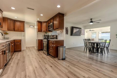 6418 Hayward Way San Diego CA 92139