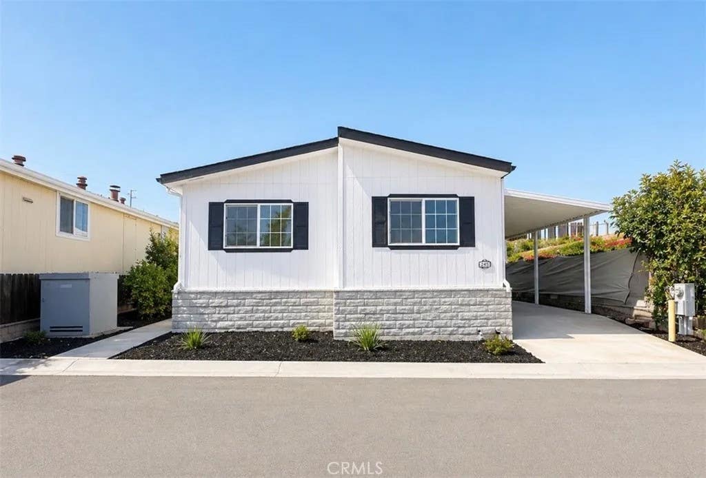 Photo of 1638 Calavo Road #63, Fallbrook, CA 92028 (MLS # CV26167548)