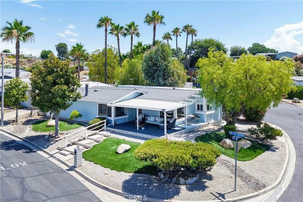Photo of 38344 Via La Colina, Murrieta, CA 92563 (MLS # SW25164846)
