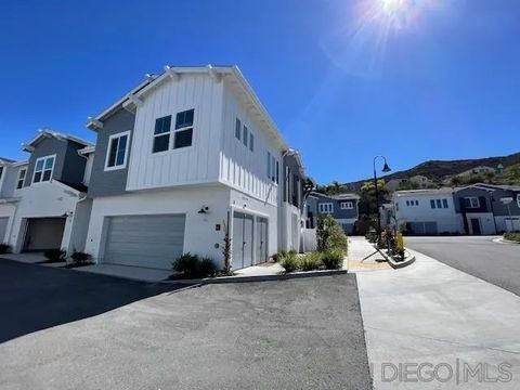 7711 Jasmine Ct. Santee CA 92071