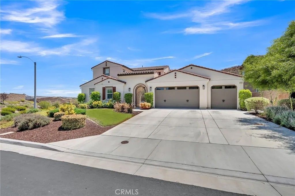 Photo of 12237 Cortona Place, Riverside, CA 92503 (MLS # IV26078229)