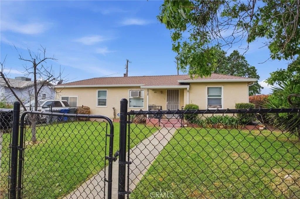 Photo of 898 Yosemite Parkway, Merced, CA 95341 (MLS # MC26072045)