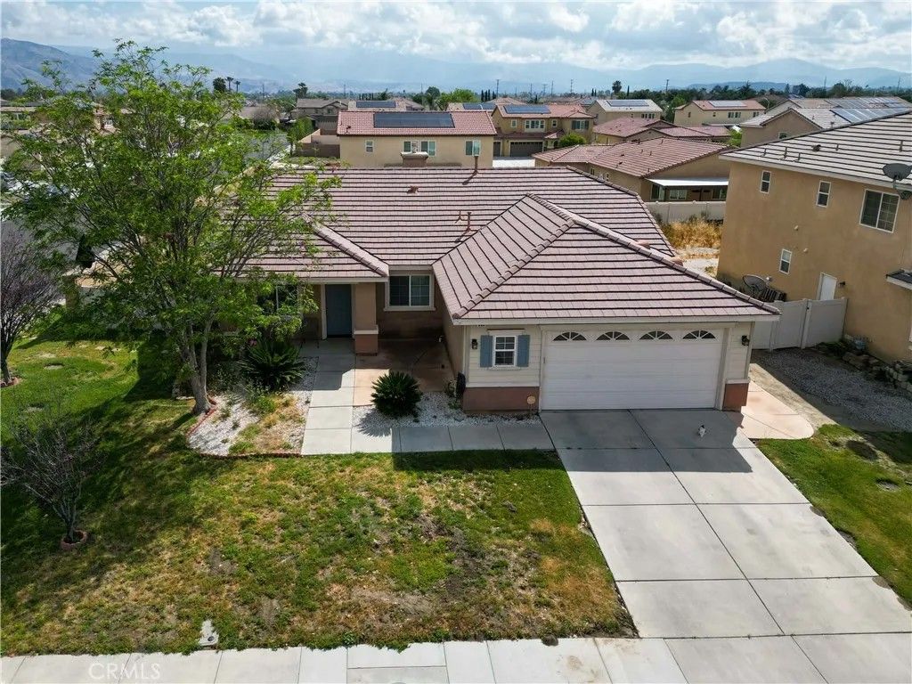 Photo of 605 Wildrose Cir, San Jacinto, CA 92582 (MLS # DW26069203)