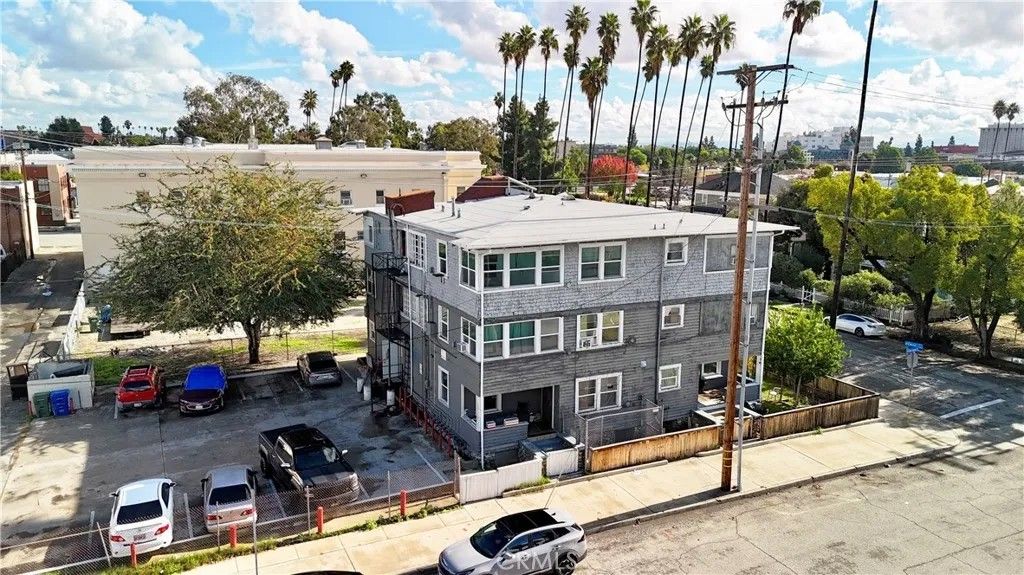 Photo of 285 W Center St, Pomona, CA 91768 (MLS # PW26009453)