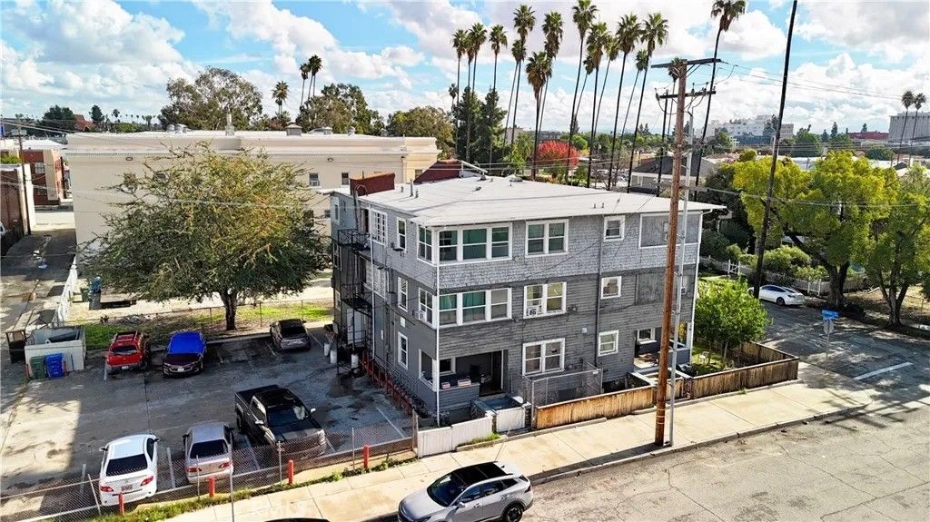 Photo of 285 W Center St, Pomona, CA 91768 (MLS # PW26009453)