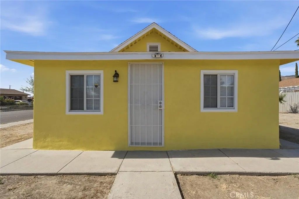 Photo of 359 E 1st ST, San Jacinto, CA 92583 (MLS # SW26122887)