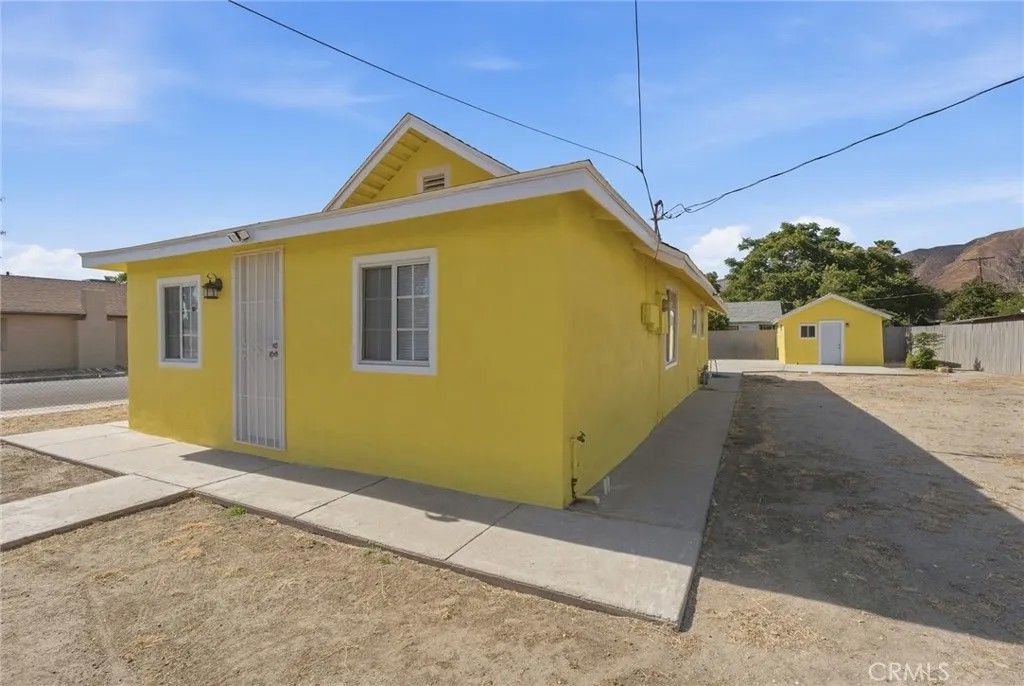 Photo of 359 E 1st ST, San Jacinto, CA 92583 (MLS # SW26122887)
