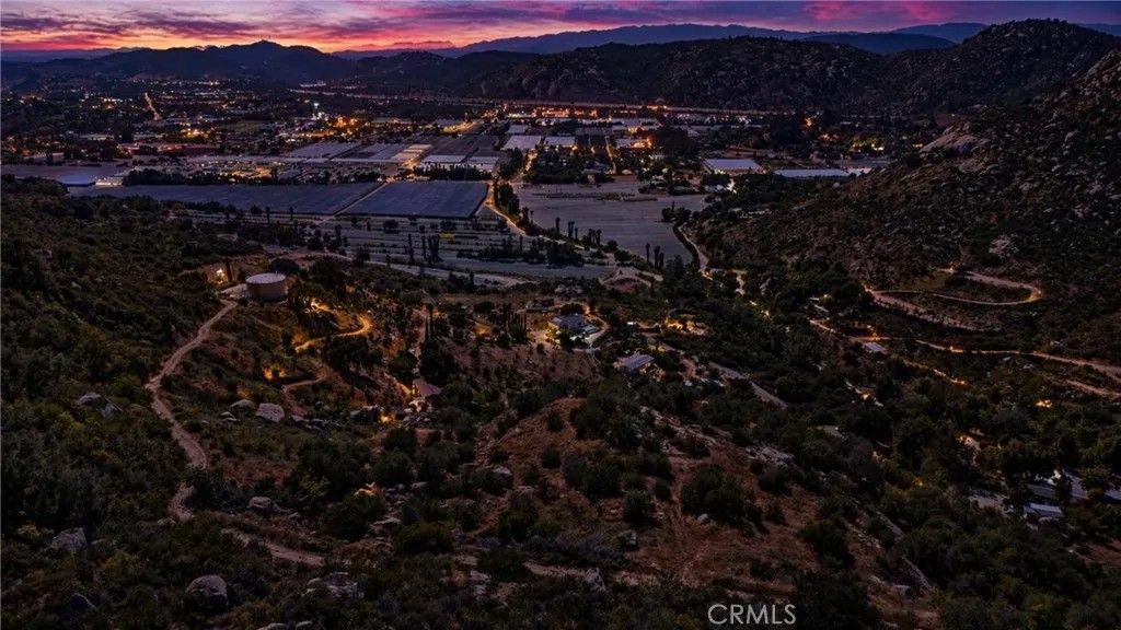 Photo of 38942 Jubilee Way, Fallbrook, CA 92028 (MLS # SW26081659)