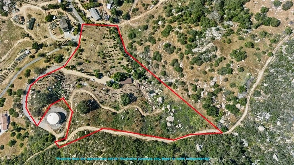 Photo of 38942 Jubilee Way, Fallbrook, CA 92028 (MLS # SW26081659)