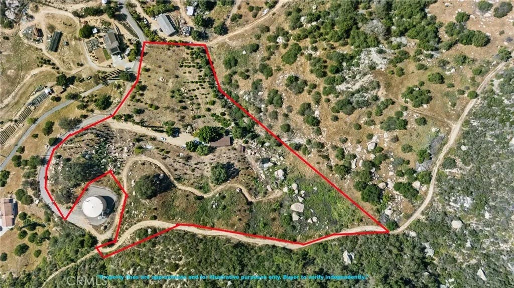 Photo of 38942 Jubilee Way, Fallbrook, CA 92028 (MLS # SW26081659)