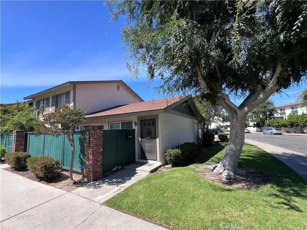 Photo of 8221 GINNIS Green, Buena Park, CA 90621 (MLS # PW26216232)