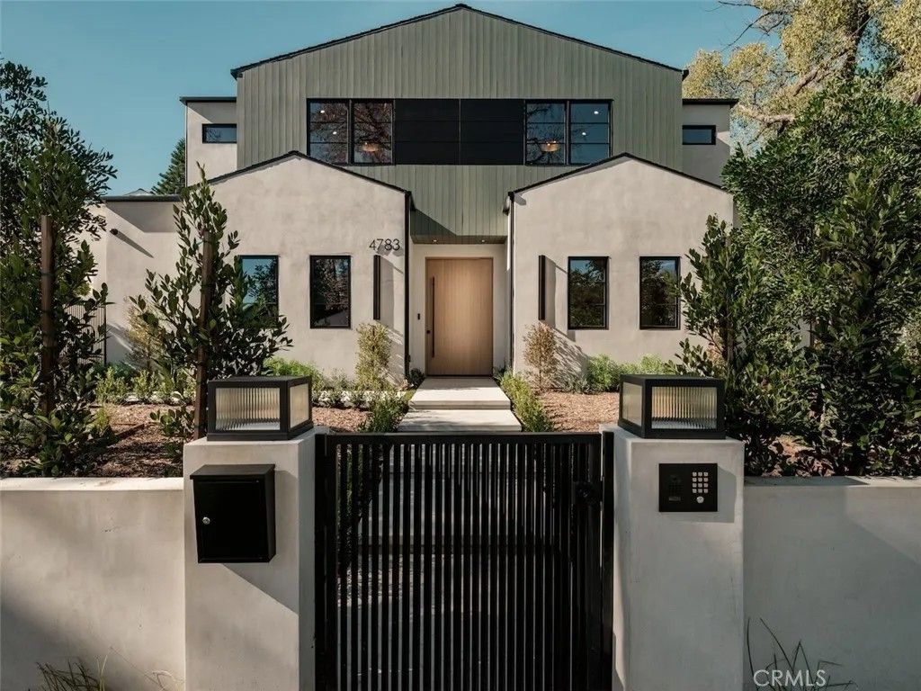 Photo of 4783 Firmament Avenue, Encino, CA 91423 (MLS # SR26012583)