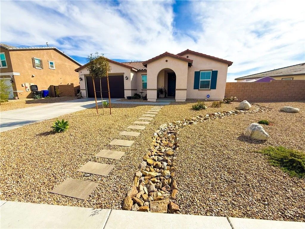 Photo of 11523 Ferro Street, Victorville, CA 92392 (MLS # CV25258745)