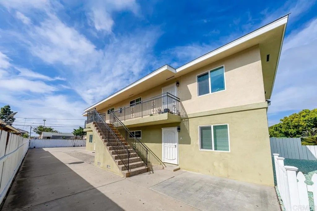 Photo of 122 Jefferson Ave, Chula Vista, CA 91910 (MLS # PTP2505519)