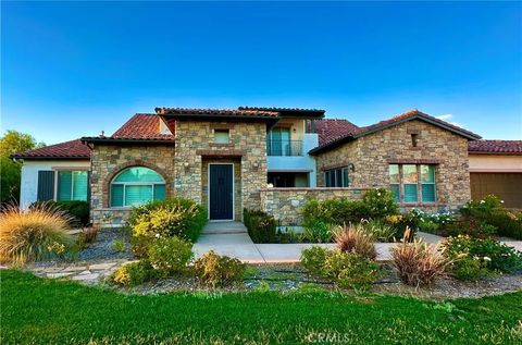 Photo of 41907 Arbor Glen Dr, Temecula, CA 92592 (MLS # TR25272171)