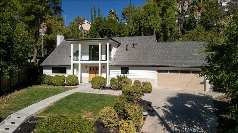 21801 Providencia