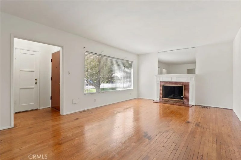 1815 W Riverside Drive