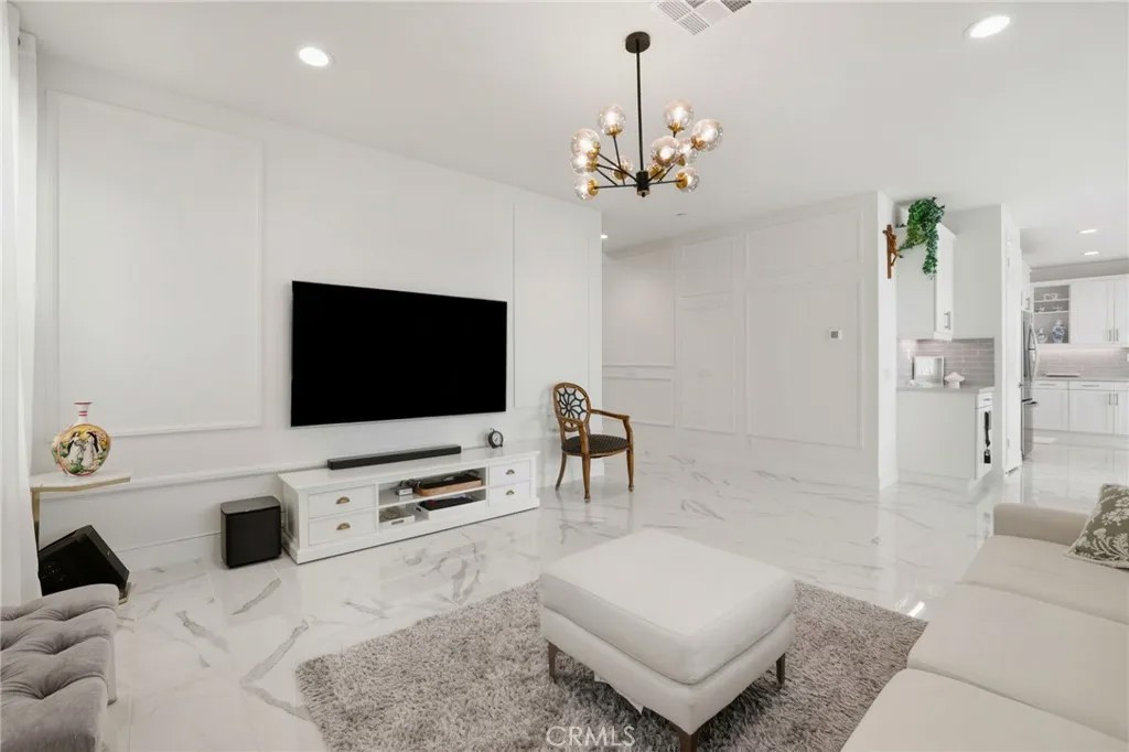 1883 Aliso Canyon Drive