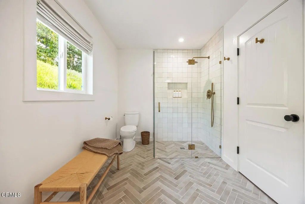 Photo of 107 Alto Drive, Oak View, CA 93022 (MLS # V1-34444)