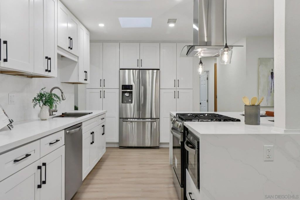 Photo of 4930 Longford St, San Diego, CA 92117 (MLS # 250045596)